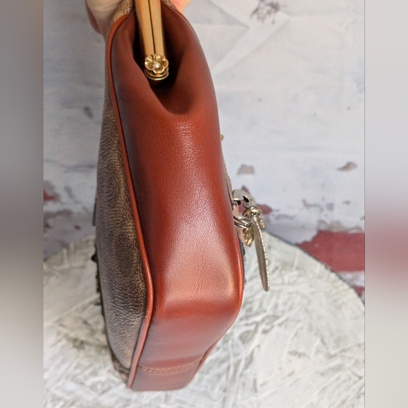 Coach × Keith Haring Kiss N Lock Handbag With matching  Tri Fold Wallet - Picture 13 of 16